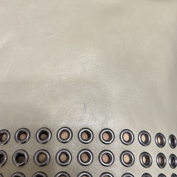 RARE Coach Preloved Bleeker Leather Mini Duffle in Olive Green. Great condition! - Picture 7 of 9